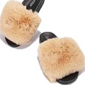 BRAND NEW DD LUCITA FURRY SLIDE SANDAL